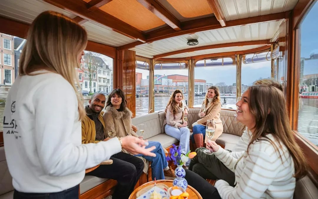 Amsterdam: 1-Hour Sightseeing Canal Cruise  Image 4