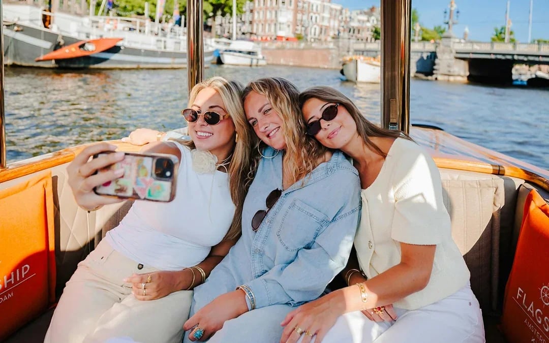 Amsterdam: 1-Hour Sightseeing Canal Cruise Image 9