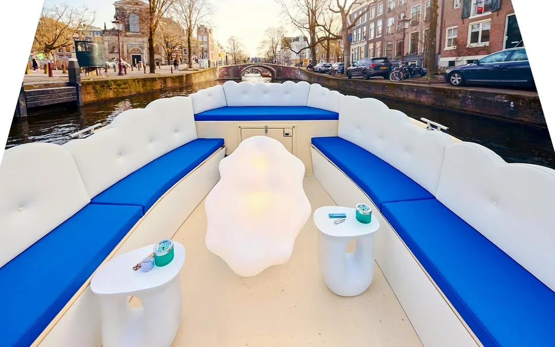 Amsterdam: 1-Hour Smoke-Friendly Cloud Boat Tour Image 7