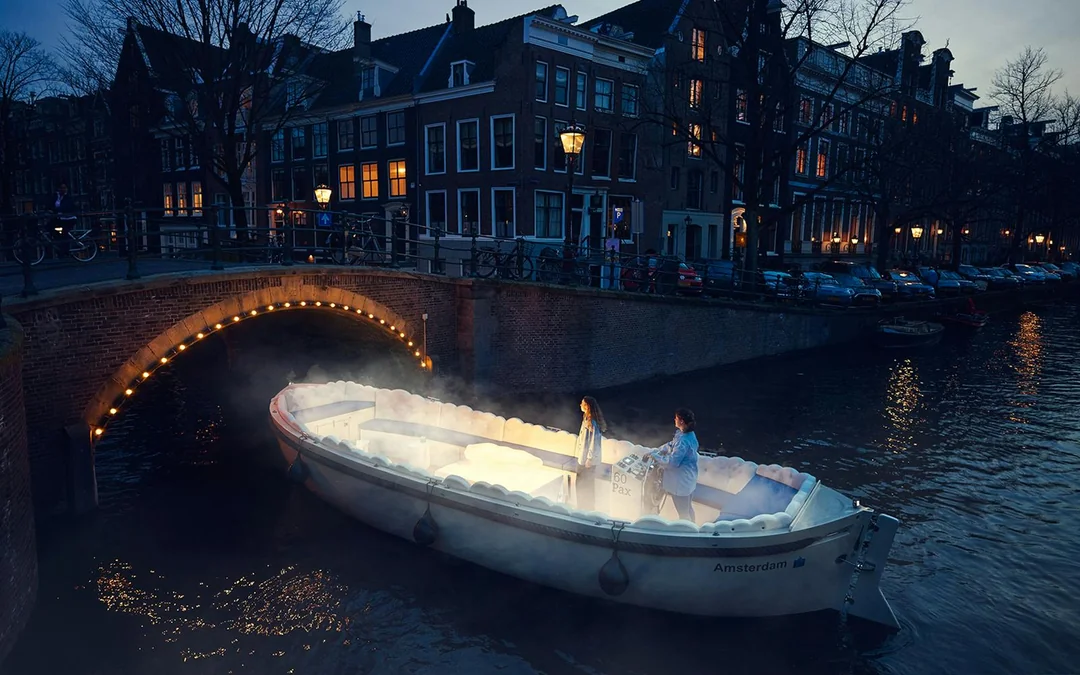 Amsterdam: 1-Hour Smoke-Friendly Cloud Boat Tour Image 8
