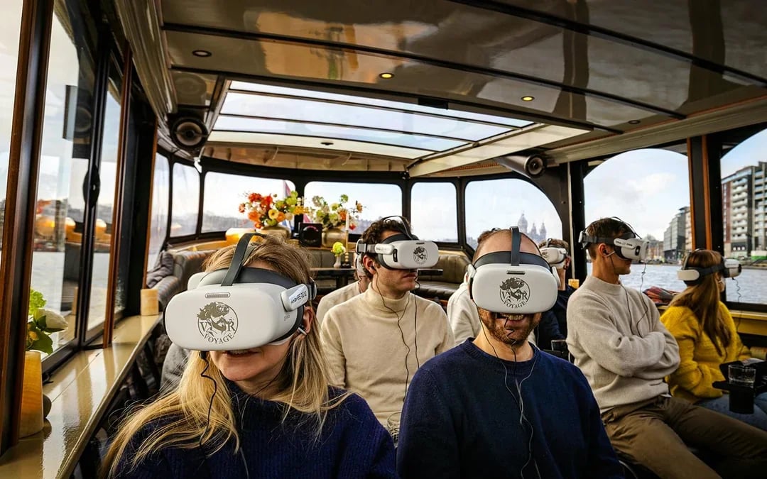 Amsterdam: 75-Min Canal Cruise with Historic VR Experience Image 1