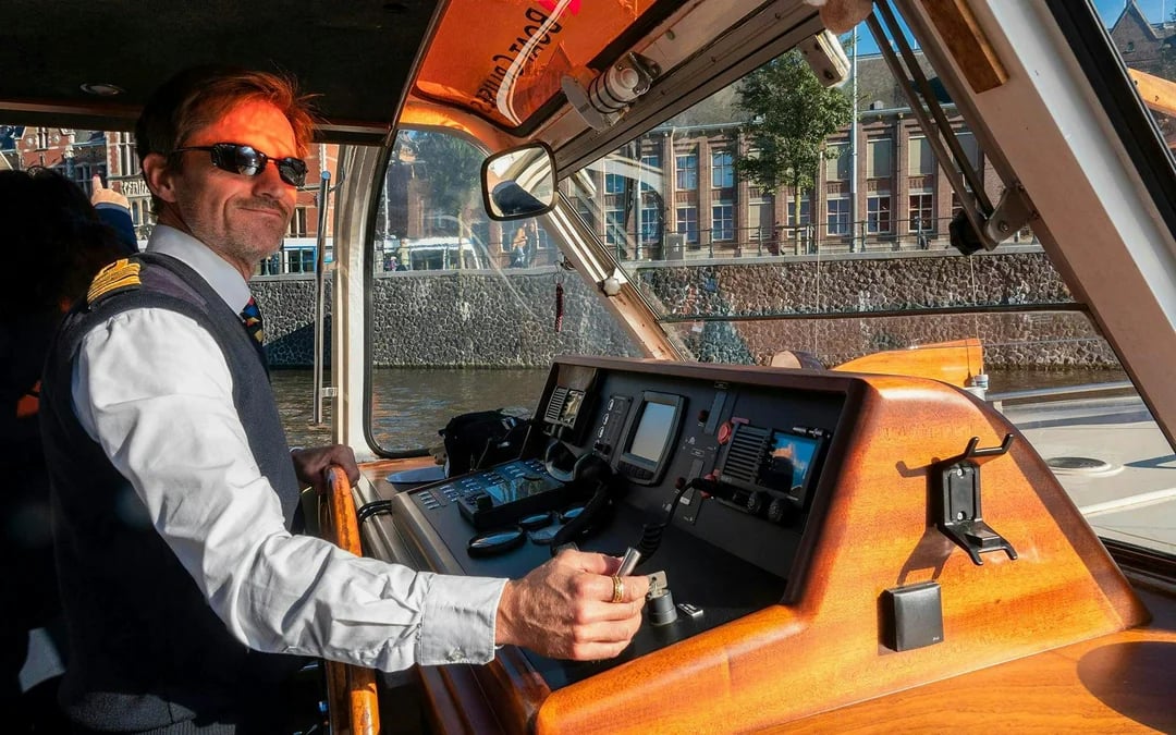 Amsterdam: 75-Min Evening Canal Cruise with Live Guide Image 2