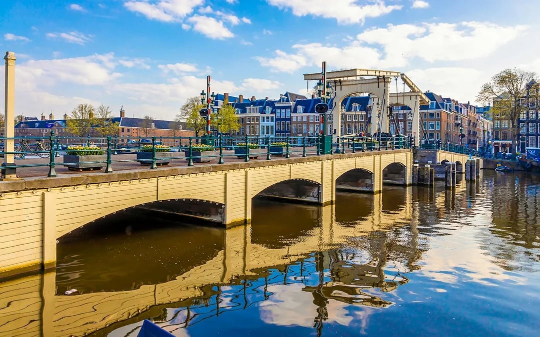 Amsterdam: 75-Min Evening Canal Cruise with Live Guide Image 3