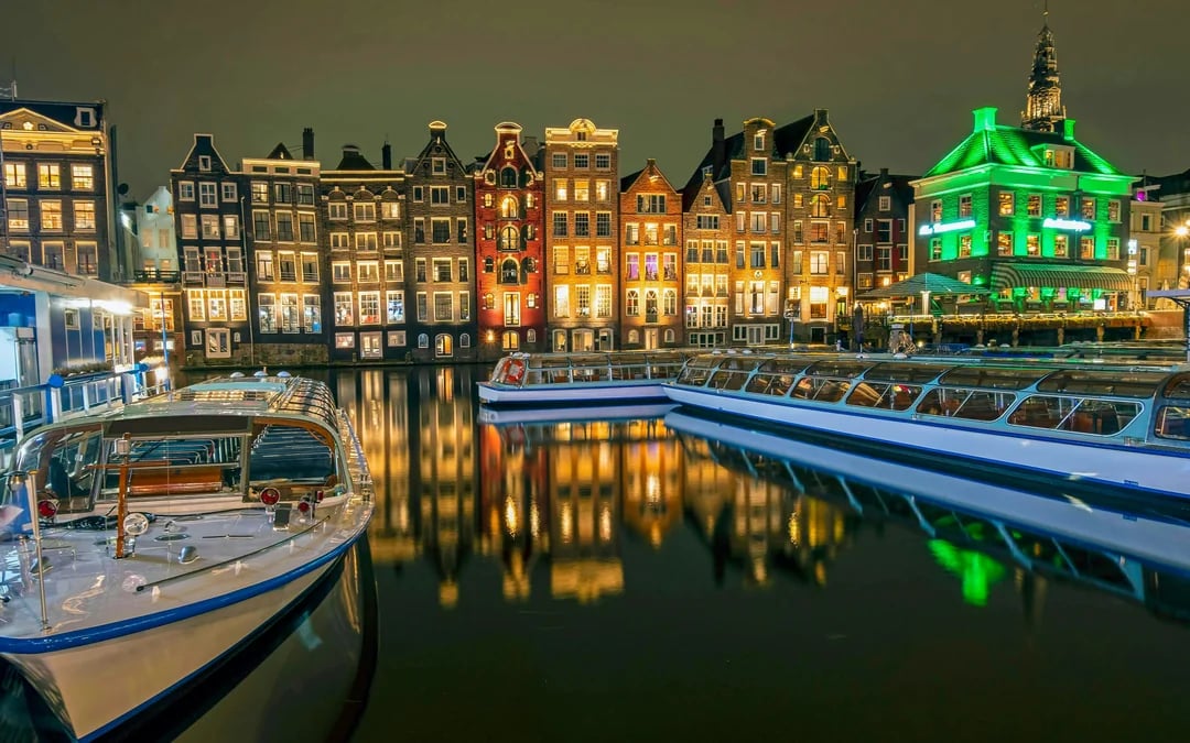 Amsterdam: 75-Min Evening Cocktail Canal Cruise Image 7