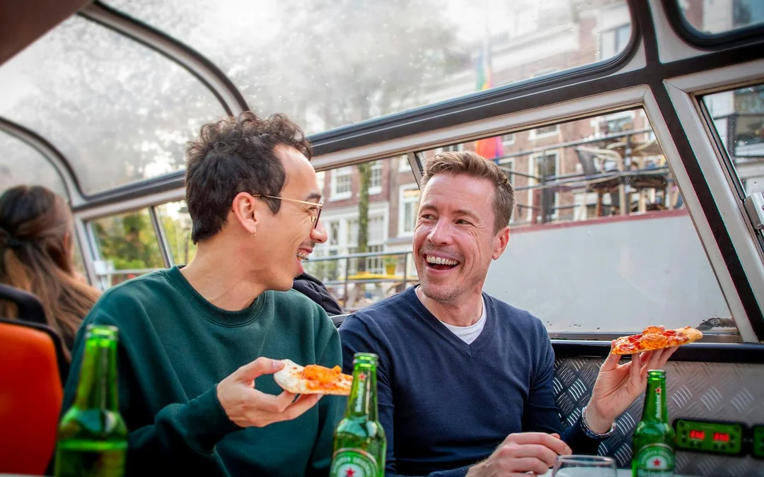 Amsterdam: 90-Min Evening Cruise with Pizza and Drinks Image 4