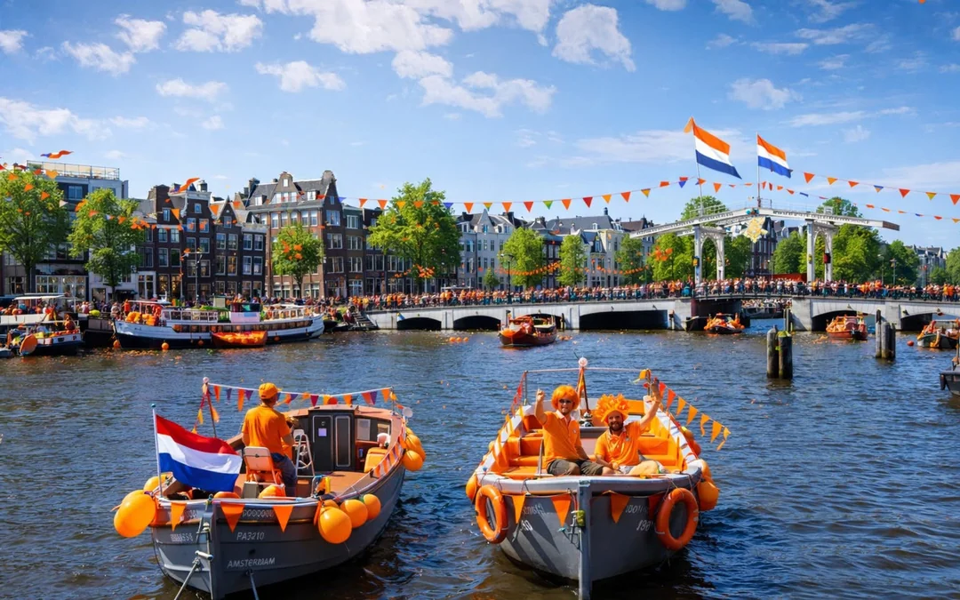 Amsterdam: 90-Min King's Day Party Cruise with Unlimited Drinks Image 1