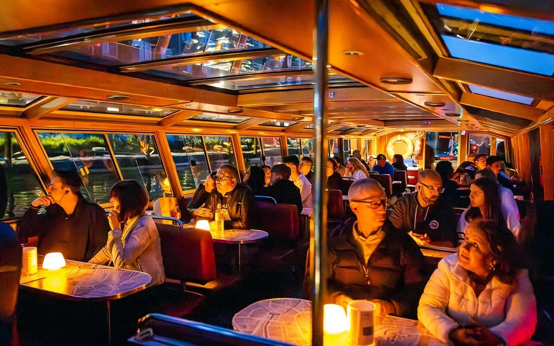 Amsterdam: 90-Min Winter Evening Canal Cruise on Closed Heated Boat Image 4