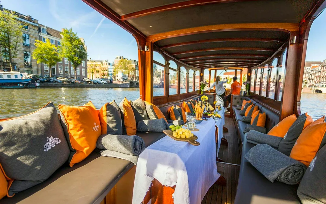 Amsterdam: Canal Cruise with Wine and Cheese Image 1