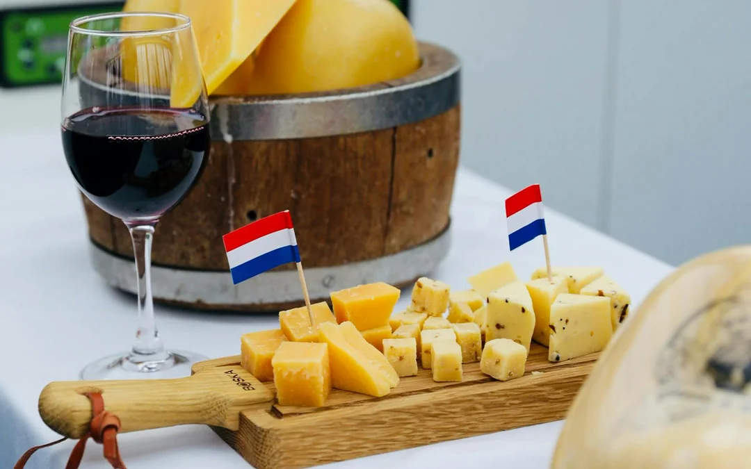 Amsterdam: Canal Cruise with Wine and Cheese Image 5