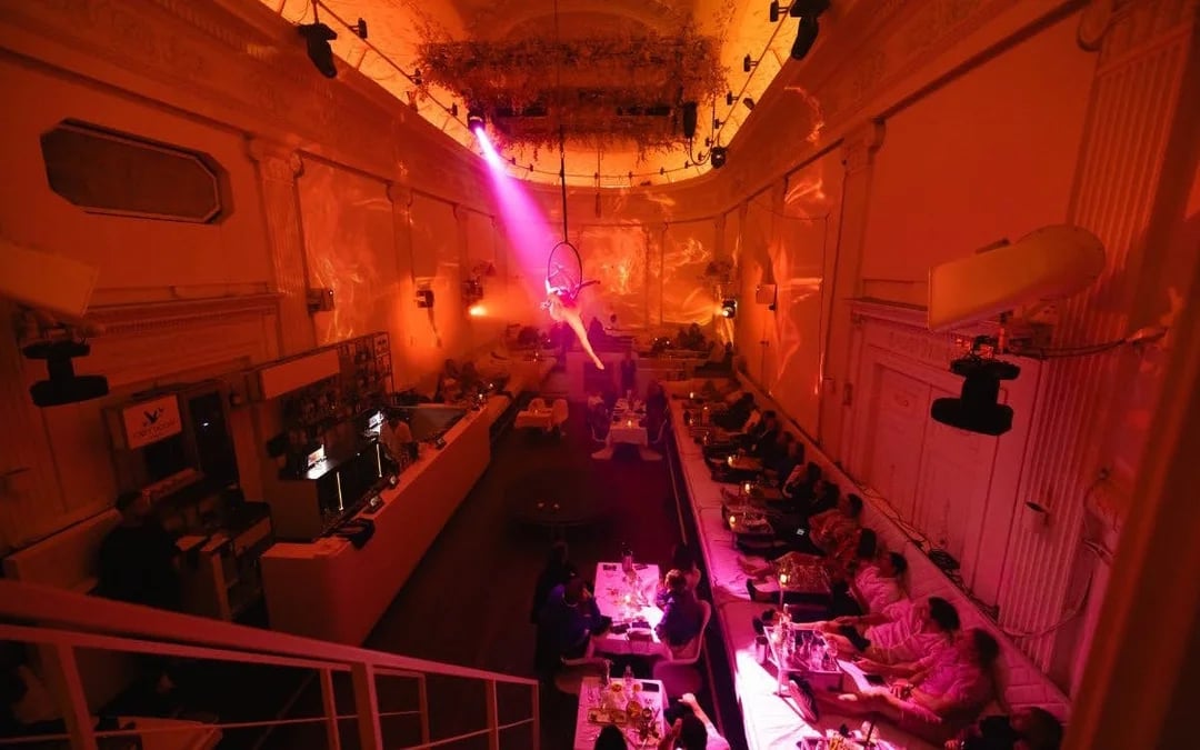 Amsterdam: Famous dinner show at Supper Restaurant Image 5