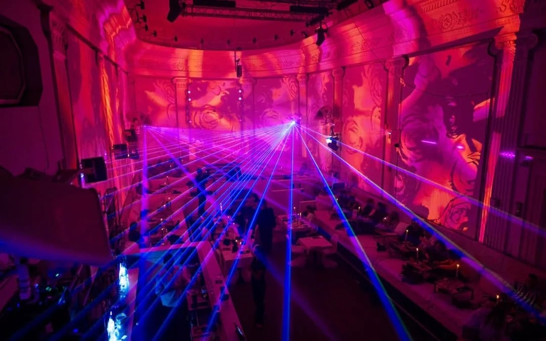 Amsterdam: Famous dinner show at Supper Restaurant Image 9