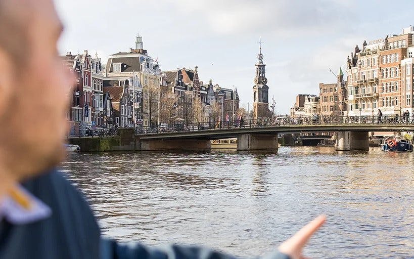 Amsterdam: Heineken Canal Cruise with Live Guide and 1 Drink Image 3