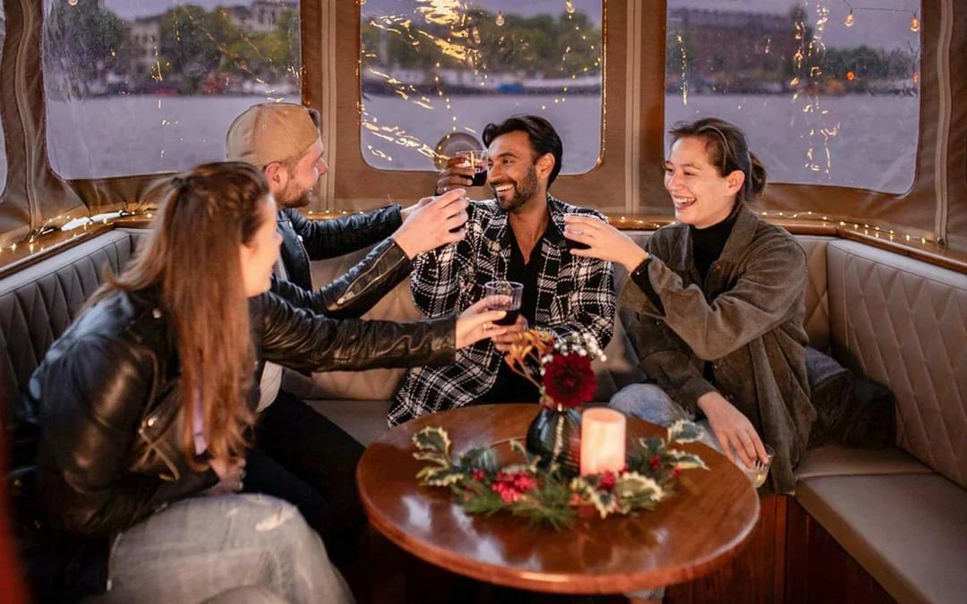 Amsterdam Light Festival: 75-min Luxury Cruise with Optional Unlimited Drinks & Snacks  Image 6