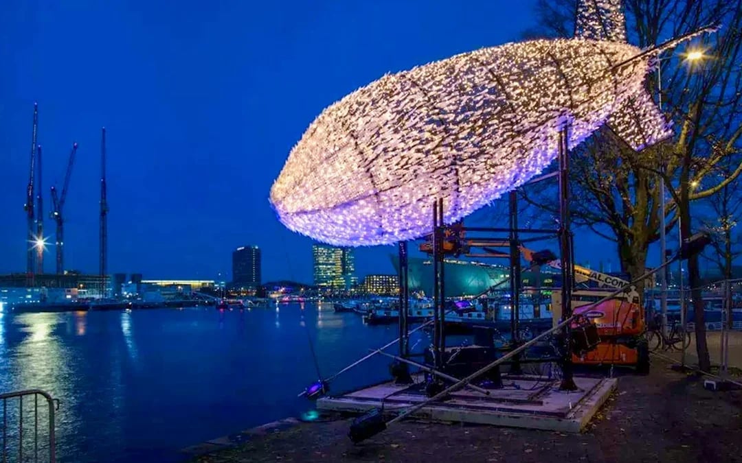 Amsterdam Light Festival: 75-min Luxury Cruise with Optional Unlimited Drinks & Snacks  Image 9