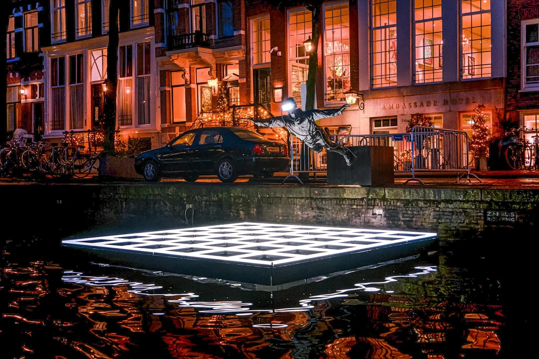 Amsterdam Light Festival: 75-Min Small-Group Cruise with Unlimited Drinks Image 4