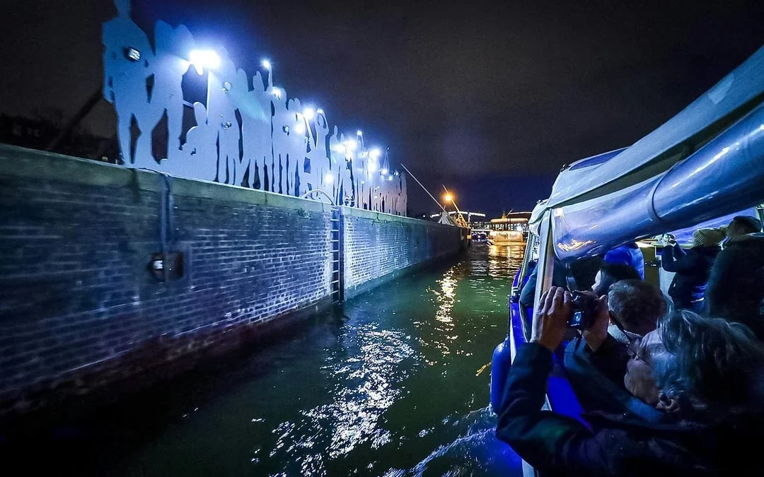 Amsterdam Light Festival: 75-Min Small-Group Cruise with Unlimited Drinks Image 7