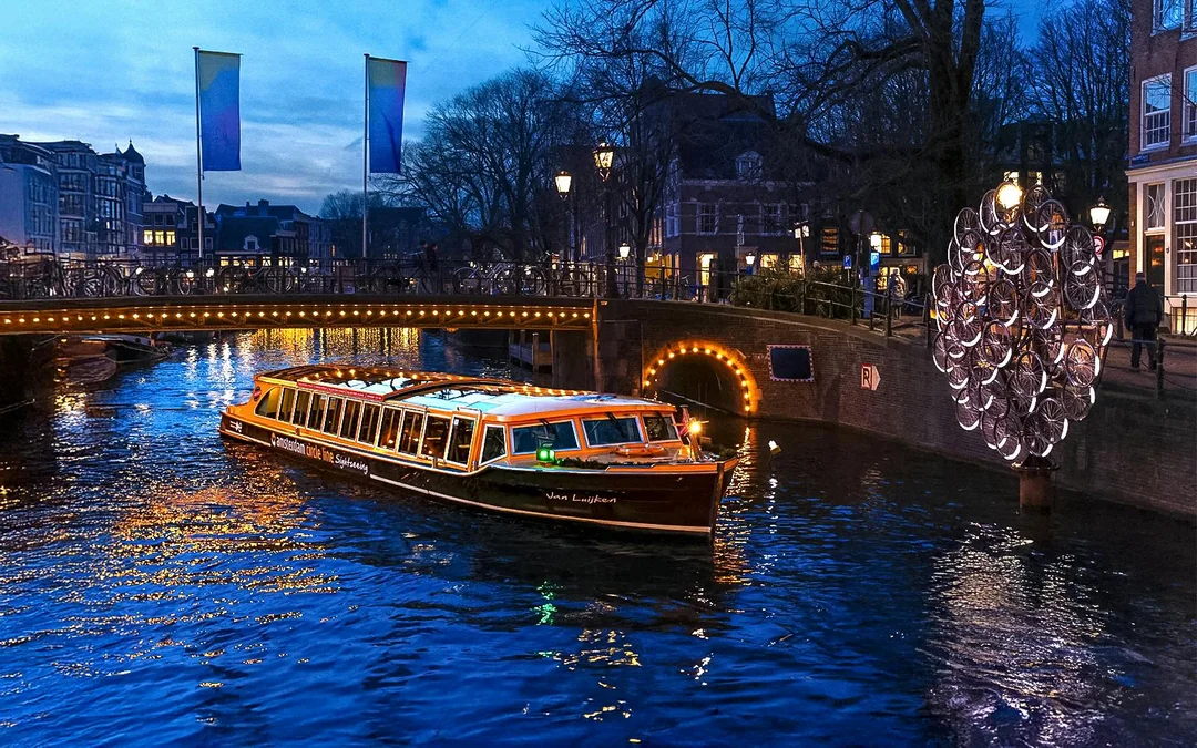 Amsterdam Light Festival: 75-min Traditional Cruise With Optional Unlimited Drinks Image 1