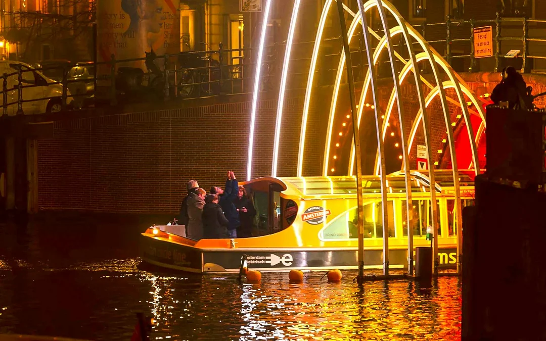 Amsterdam Light Festival: 75-min Traditional Cruise With Optional Unlimited Drinks Image 2