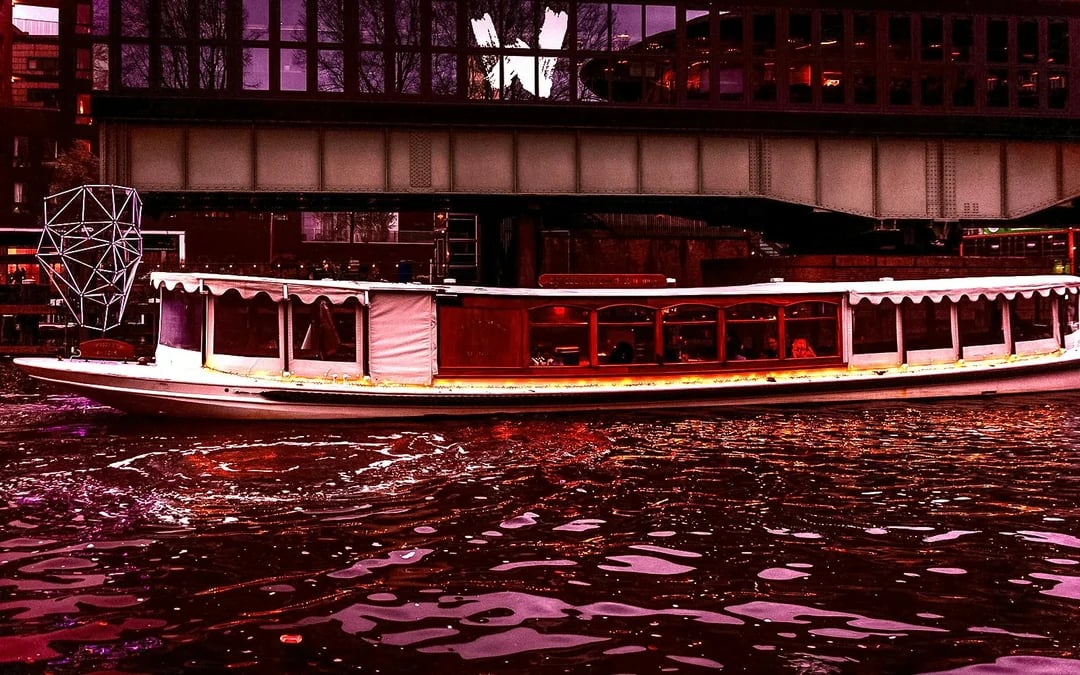 Amsterdam Light Festival: 90-min Extended Luxury Cruise with Optional Drinks or Prosecco Image 6