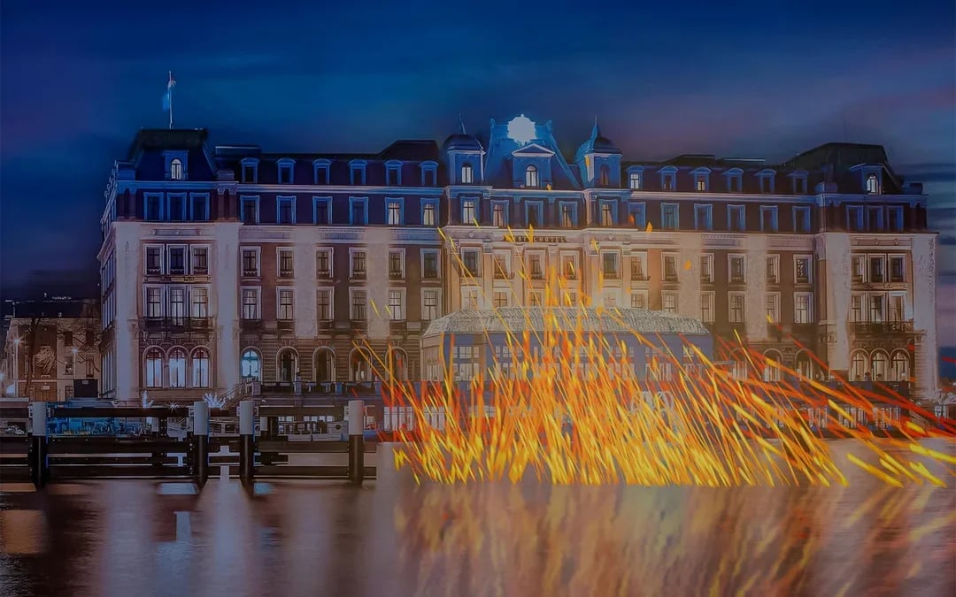 Amsterdam Light Festival: 90-min Extended Traditional Cruise with Optional Wine & Snackbox Image 11