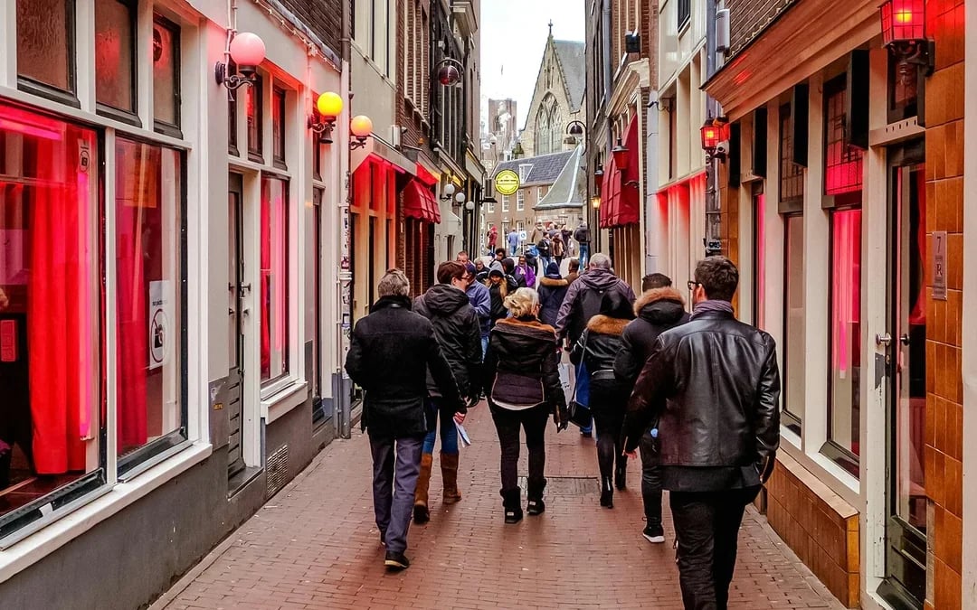 Amsterdam: Red Light District 2-hour Guided Walking Tour Image 1