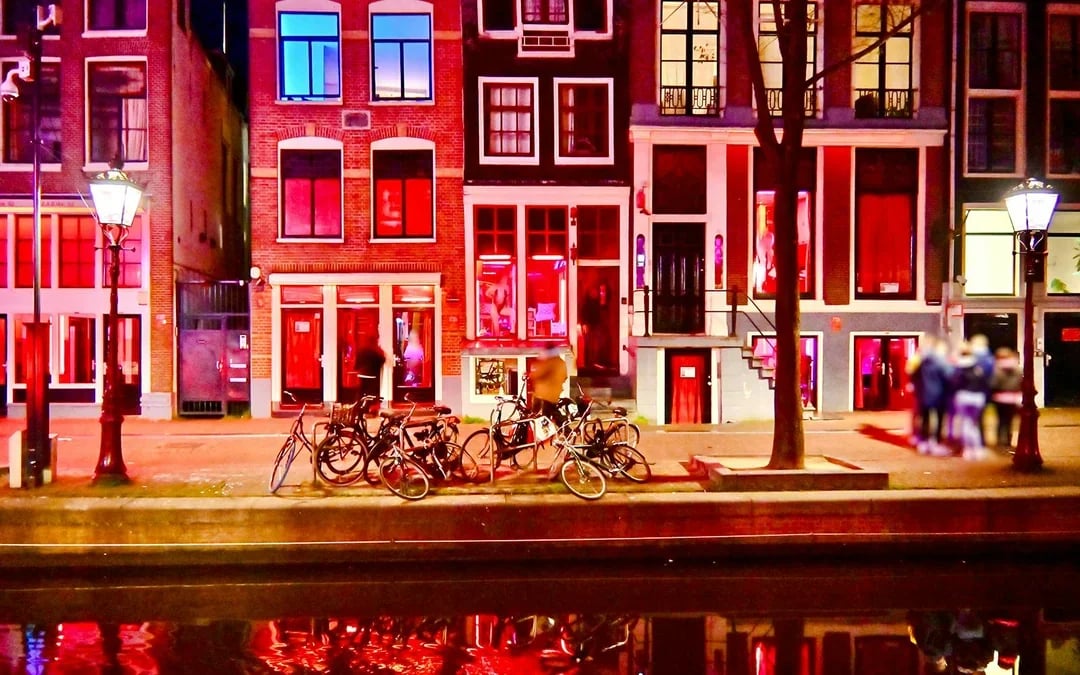 Amsterdam: Red Light District 2-hour Guided Walking Tour Image 7