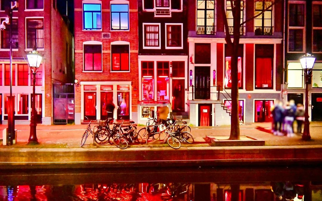 Amsterdam: Red Light District 2-hour Guided Walking Tour Image 7