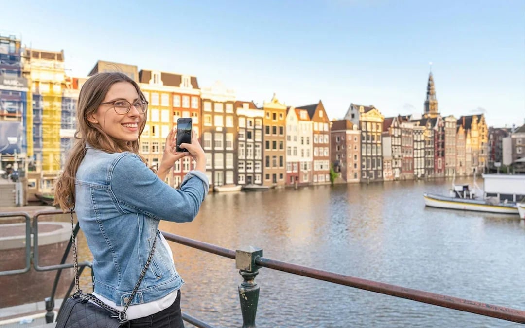 Amsterdam: Red Light District Guided Walking Tour Image 6