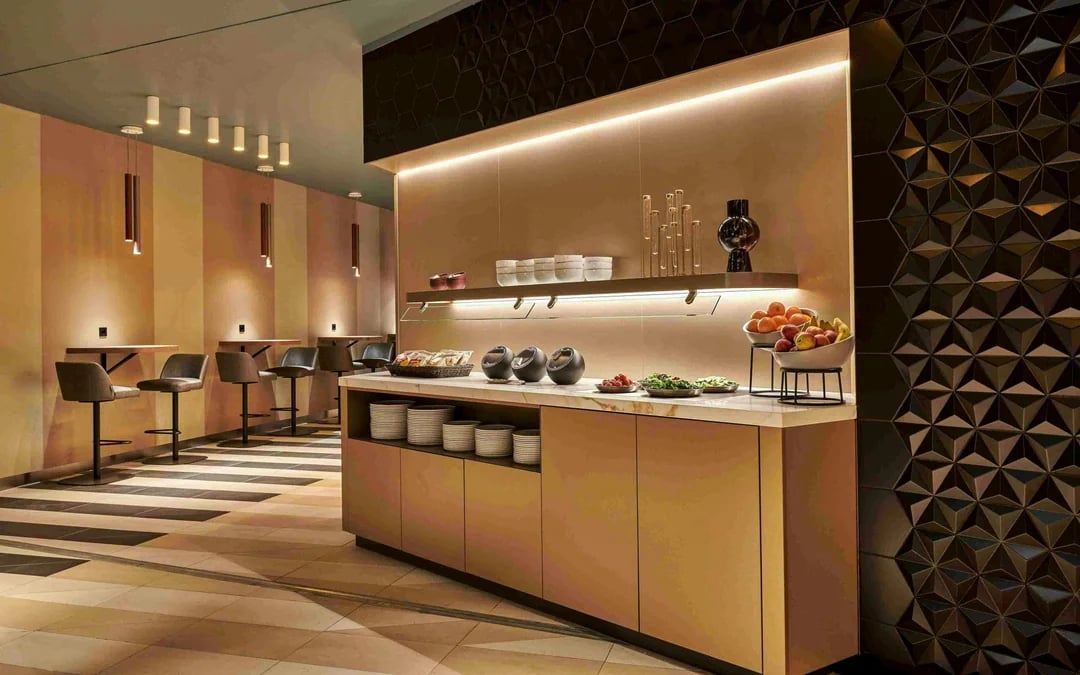 Amsterdam Schiphol Airport: Aspire Lounge No. 41 Image 5