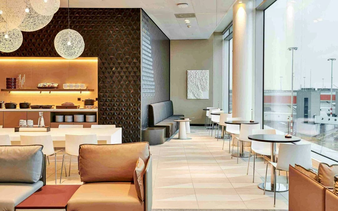 Amsterdam Schiphol Airport: Aspire Lounge No. 41 Image 6