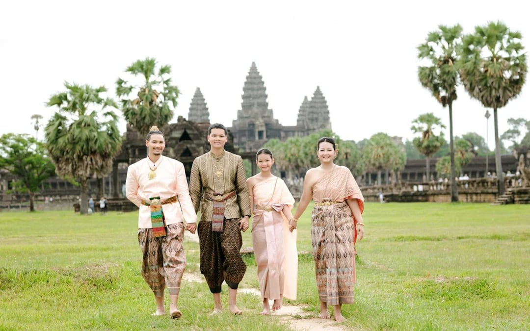 Angkor Wat Khmer Traditional Costume Experience Image 1