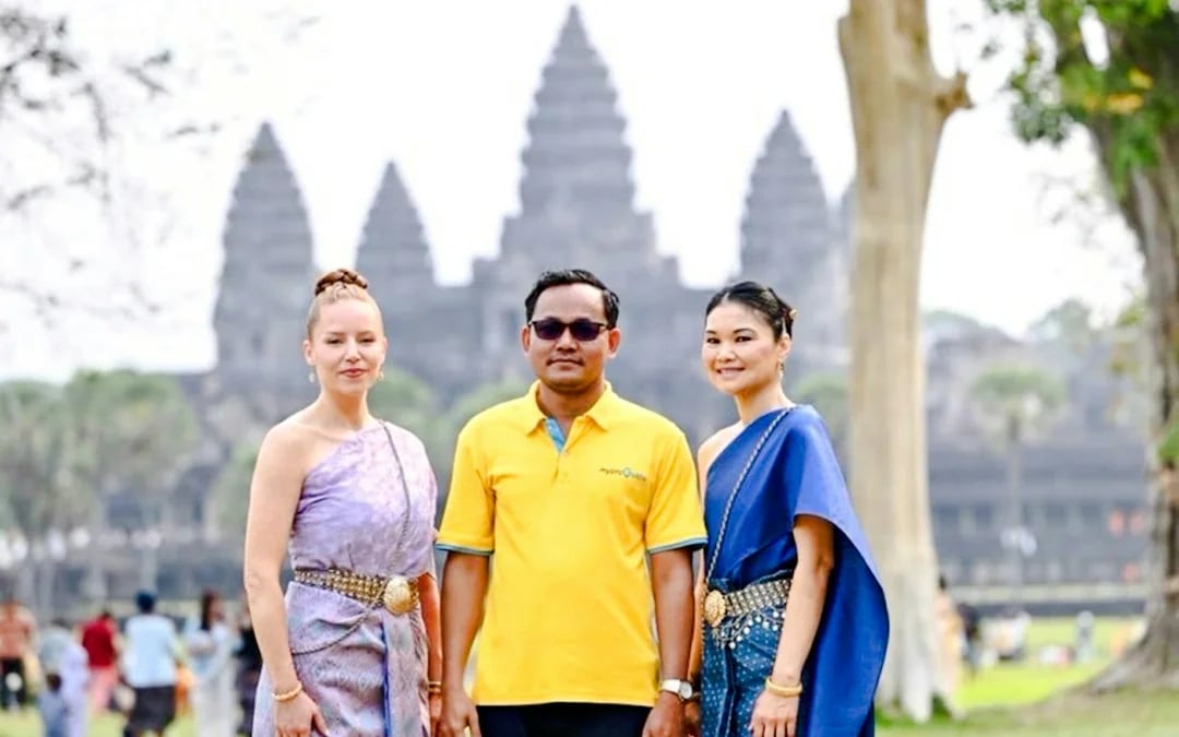 Angkor Wat Khmer Traditional Costume Experience Image 2