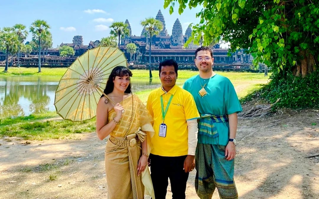 Angkor Wat Khmer Traditional Costume Experience Image 4