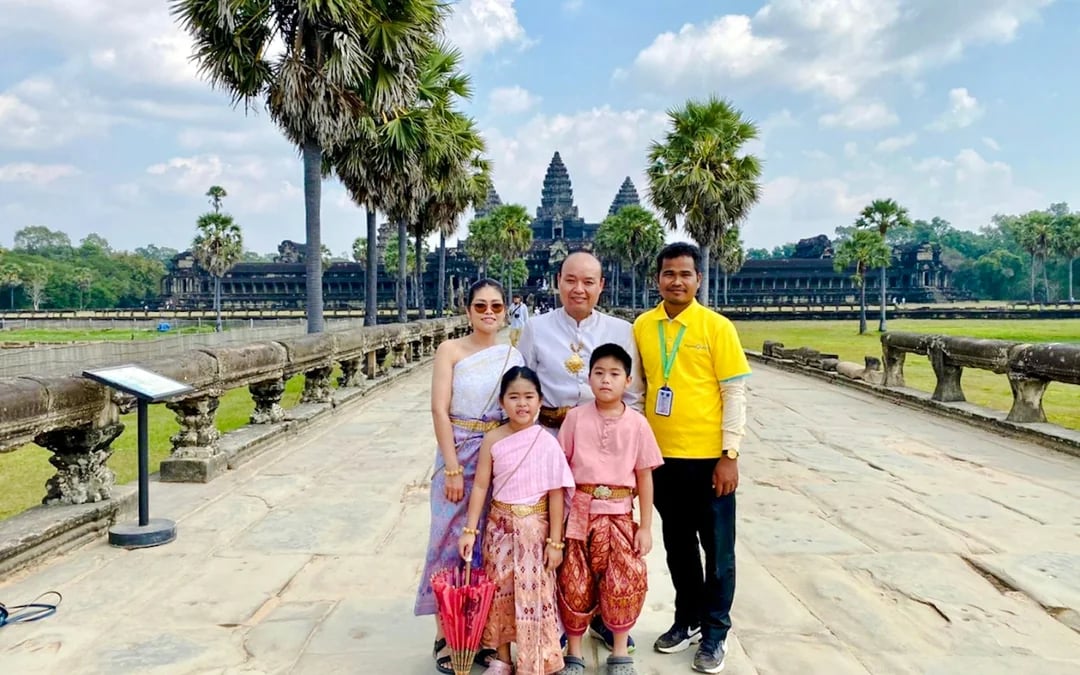 Angkor Wat Khmer Traditional Costume Experience Image 5