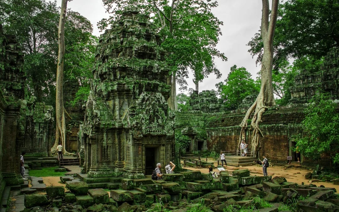 Angkor Wat Sunrise or Sunset Guided Tour with Bayon and Ta Prohm Image 5