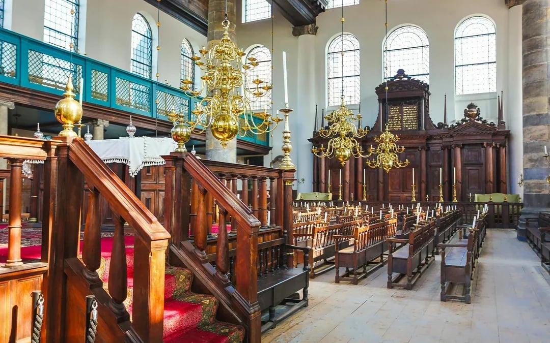 Anne Frank Walking Tour with Jewish Quarter, Synagogue & Museums Visit Image 9
