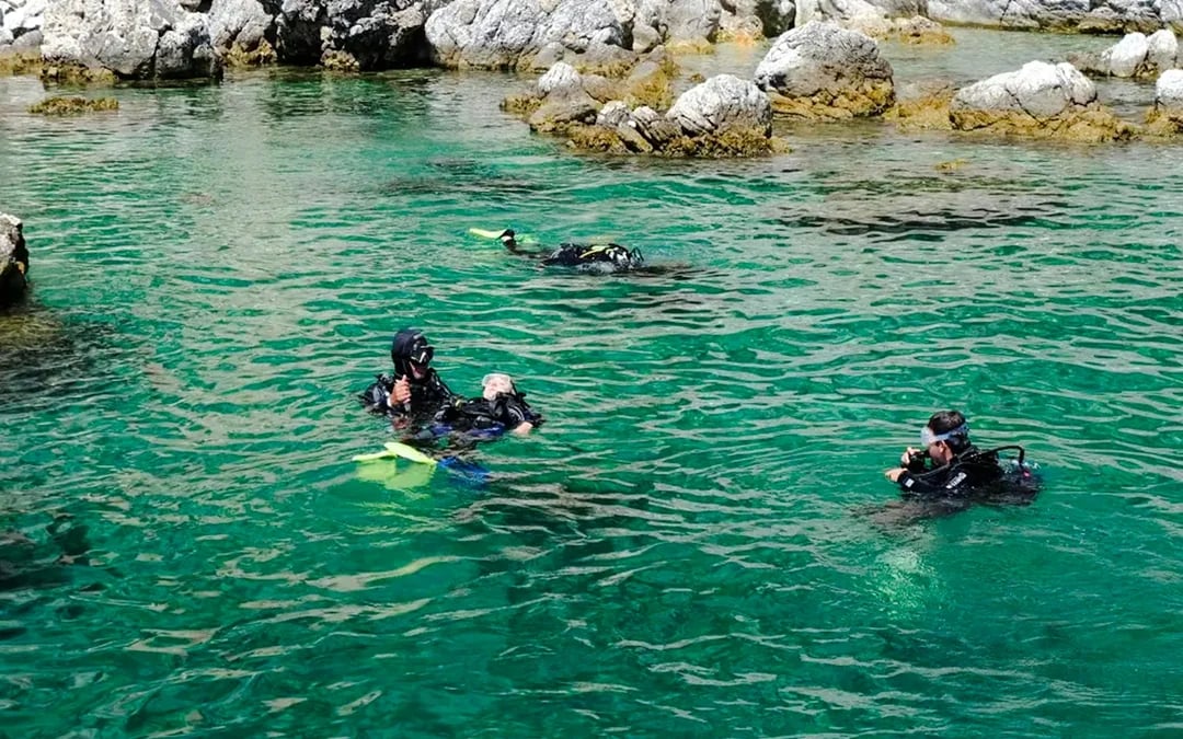Antalya 2-Dive Scuba Boat Trip with Lunch and Hotel Transfers Image 5