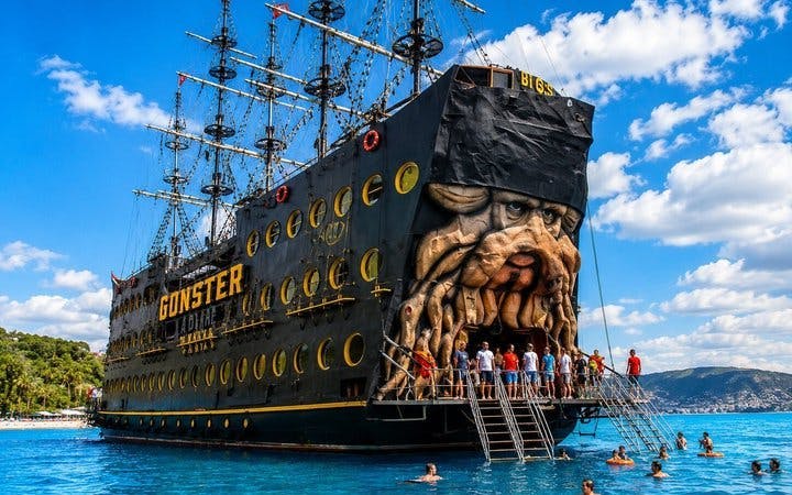 Antalya GONSTER All-Inclusive Pirate Boat Trip Image 9