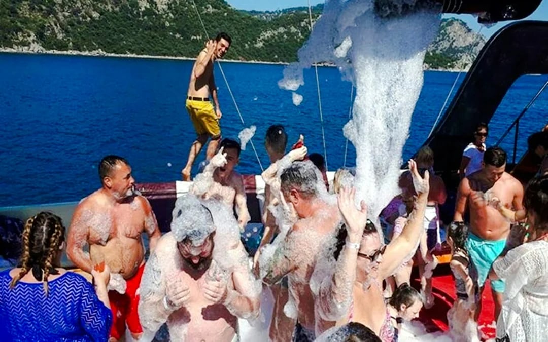 Antalya: Lara Pirate Boat Cruise with Lunch and Hotel Transfers Image 11