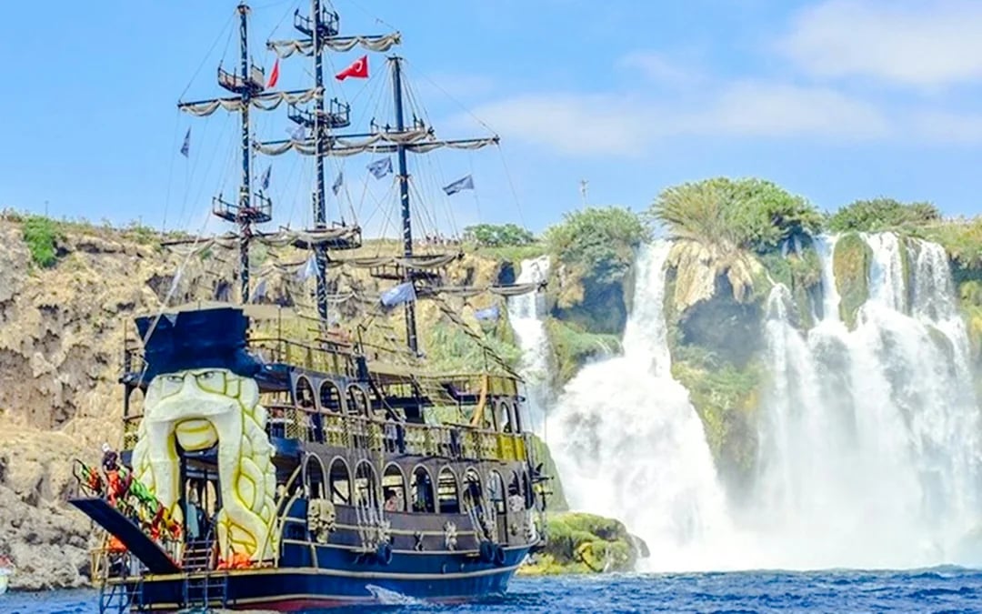 Antalya: Lara Pirate Boat Cruise with Lunch and Hotel Transfers Image 6
