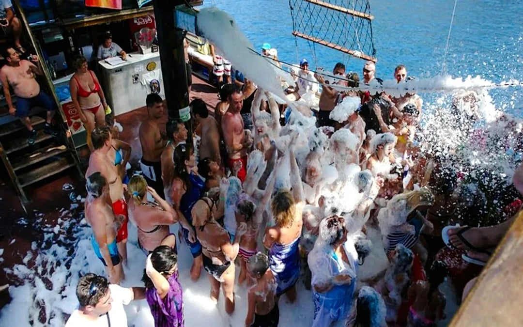 Antalya: Lara Pirate Boat Cruise with Lunch and Hotel Transfers Image 9