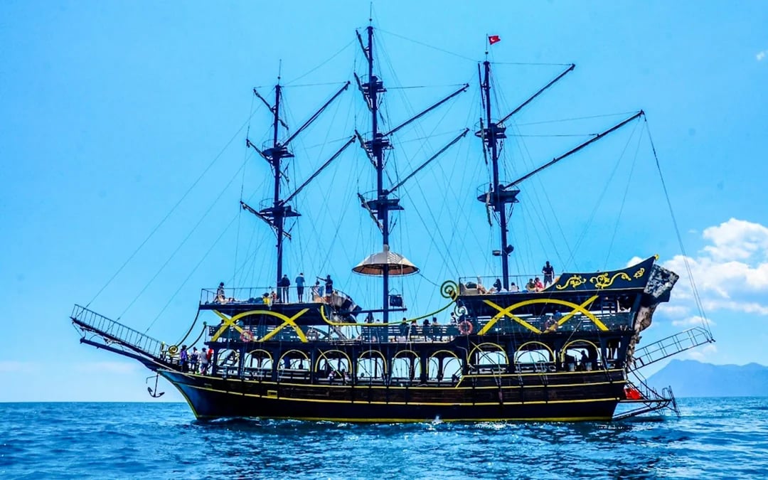 Antalya: Lara Pirate-Themed Boat Trip with Lunch Image 7
