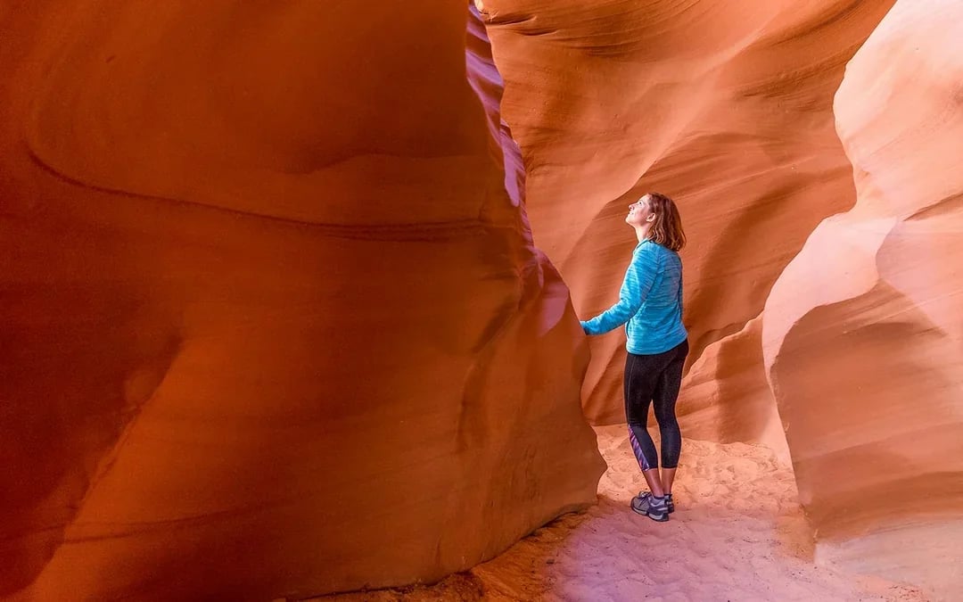 Antelope Canyon Tour with Navajo Guide Image 4