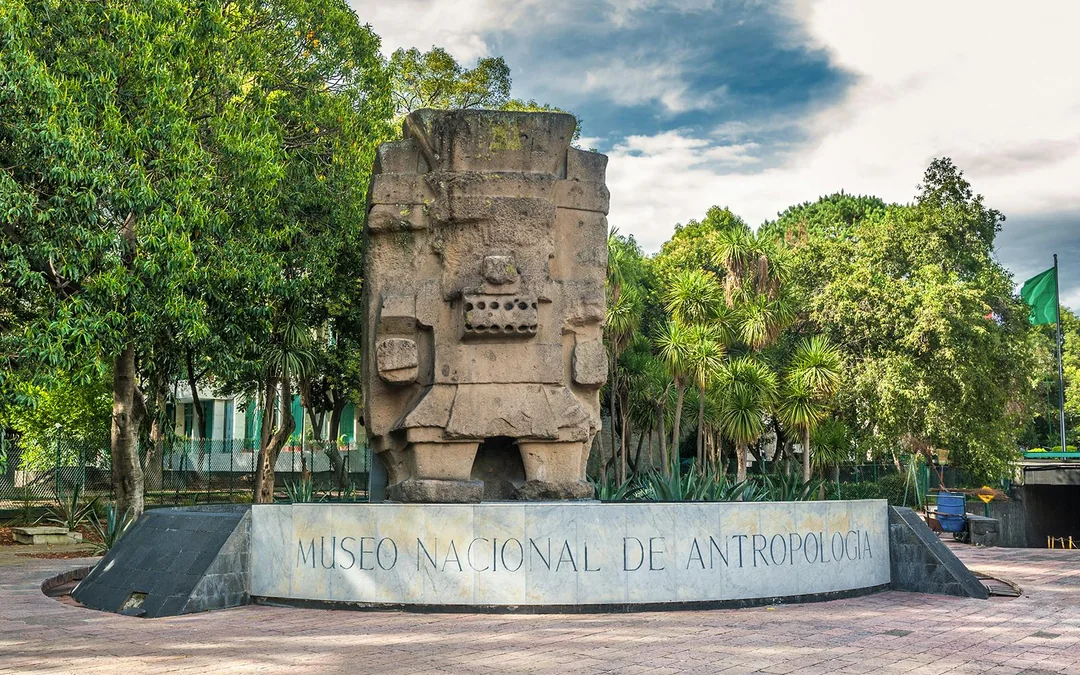 Anthropology Museum & Chapultepec Castle Guided Tour Image 12