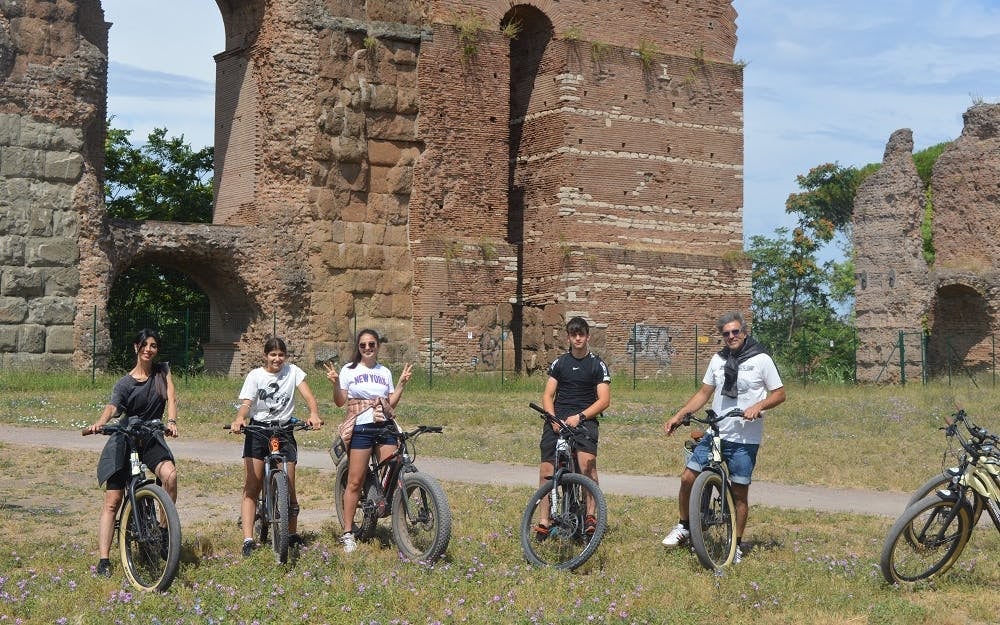 Appian Way Bike Tour with Park of the Aqueducts and the Roman Countryside Image 6