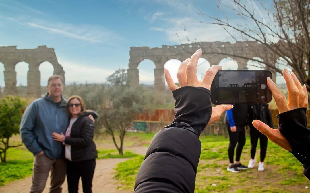 Appian Way Bike Tour with Park of the Aqueducts and the Roman Countryside Image 8