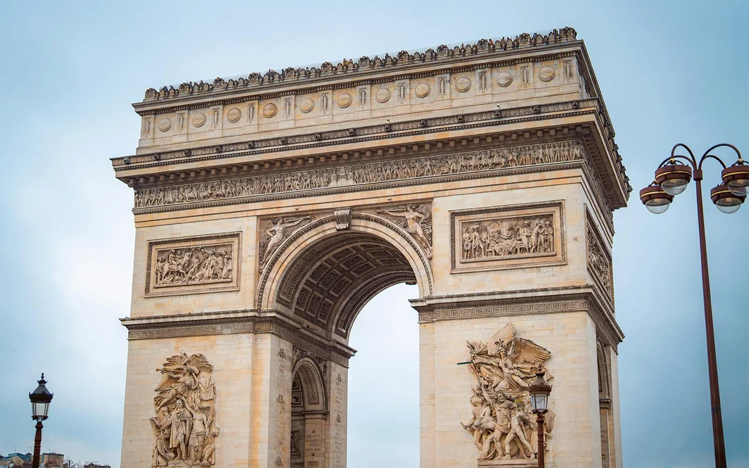 Arc de Triomphe Entry Tickets with Rooftop Access Image 4