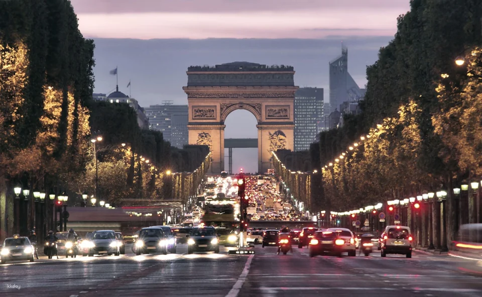 Arc de Triomphe: Admission + Rooftop Access