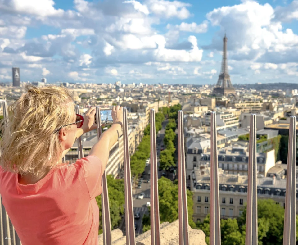 Arc de Triomphe: Admission + Rooftop Access
