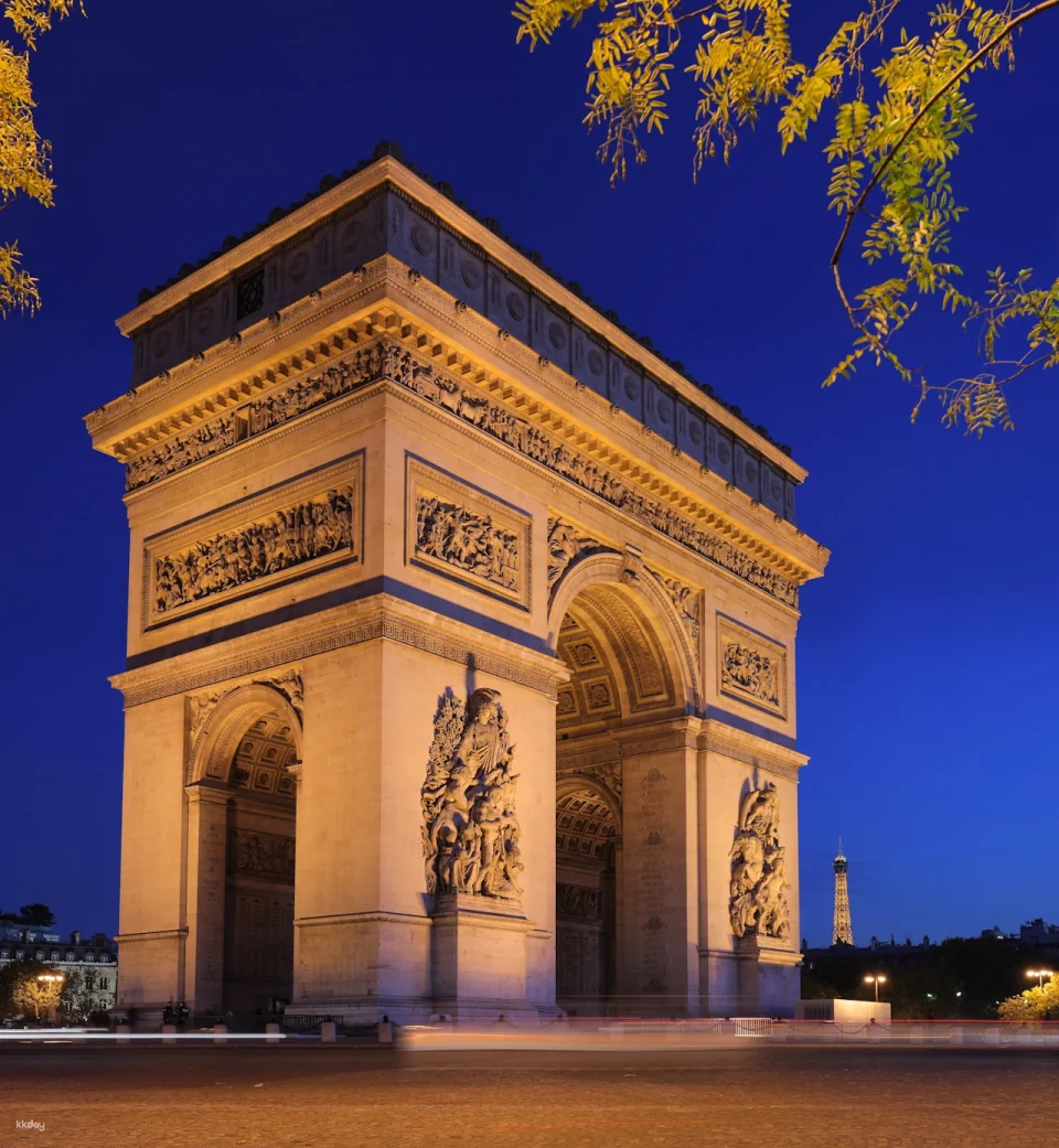 Arc de Triomphe: Admission + Rooftop Access